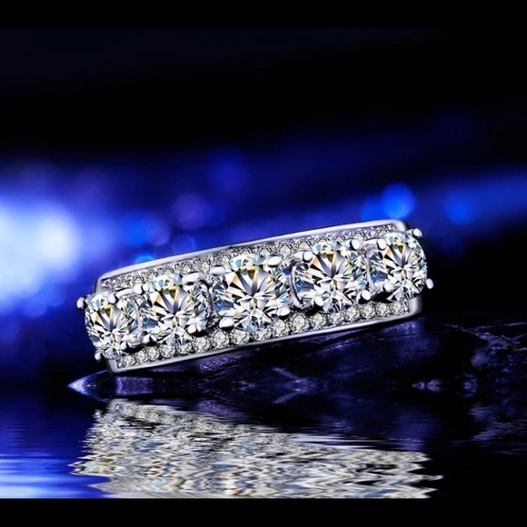 Ring - Picture 6 of 7